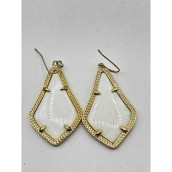 Kendra Scott Elle Gold Drop Earrings In White Pearl - Picture 2 of 4
